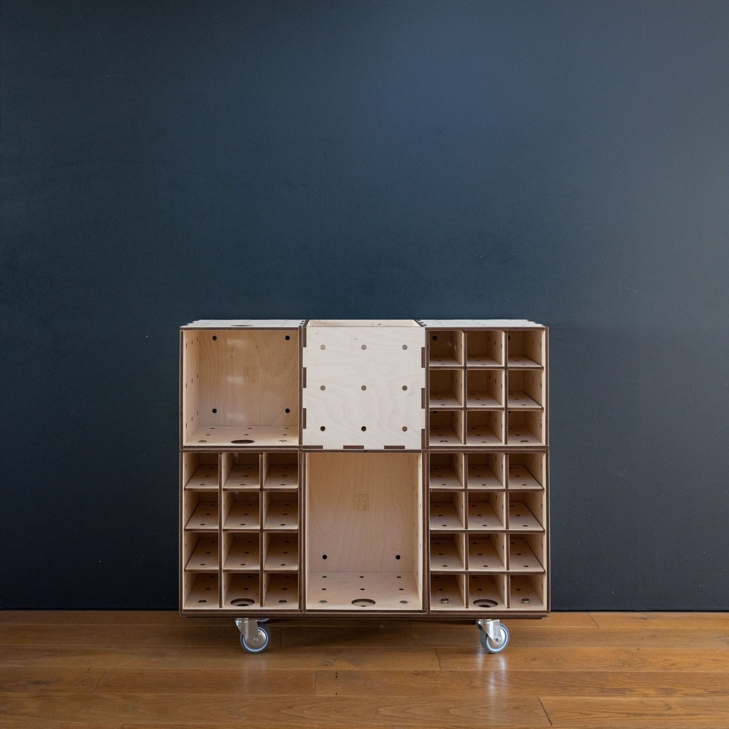 KIUBIQ Regalsystem | Minimalist Set | 3 Euroboxen + 3 Würfelboxen