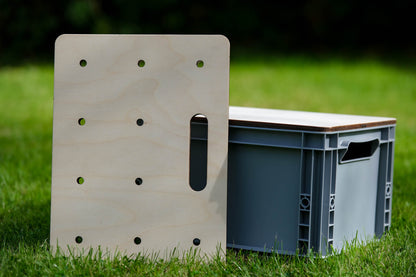 Robuster Euroboxdeckel – ideal als Hocker oder Ablage beim Camping
