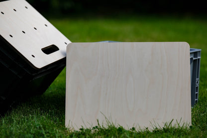 Robuster Euroboxdeckel – ideal als Hocker oder Ablage beim Camping
