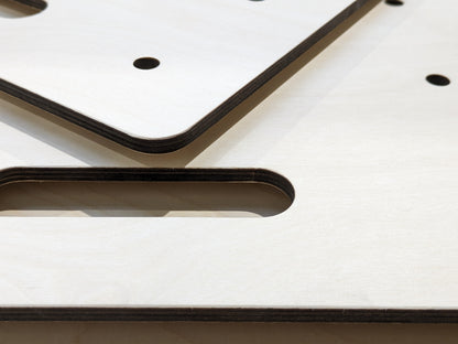 Detailaufnahme Euroboxdeckel – präzise Laserkante & Multiplex aus Birke