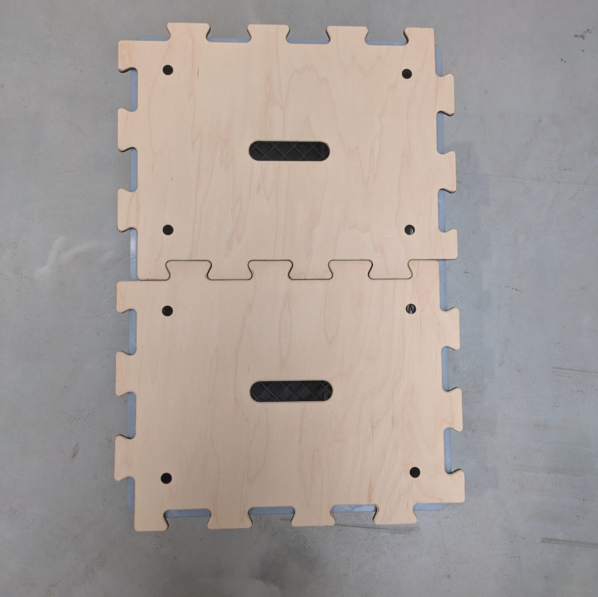 Owomo Alternative: zwei Kiubiq Euroboxdeckel mit Puzzlerand auf Euroboxen